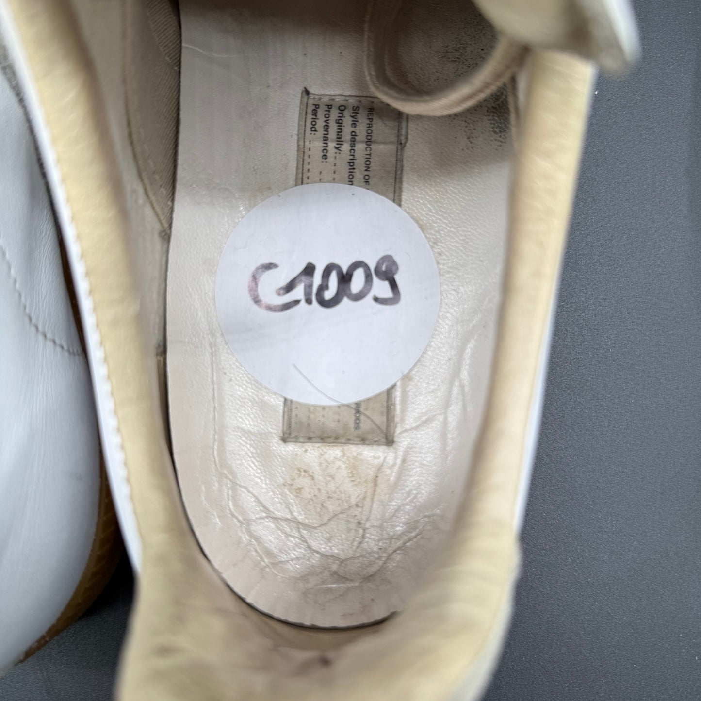 Maison Margiela Replica- Beige Blanc C1009