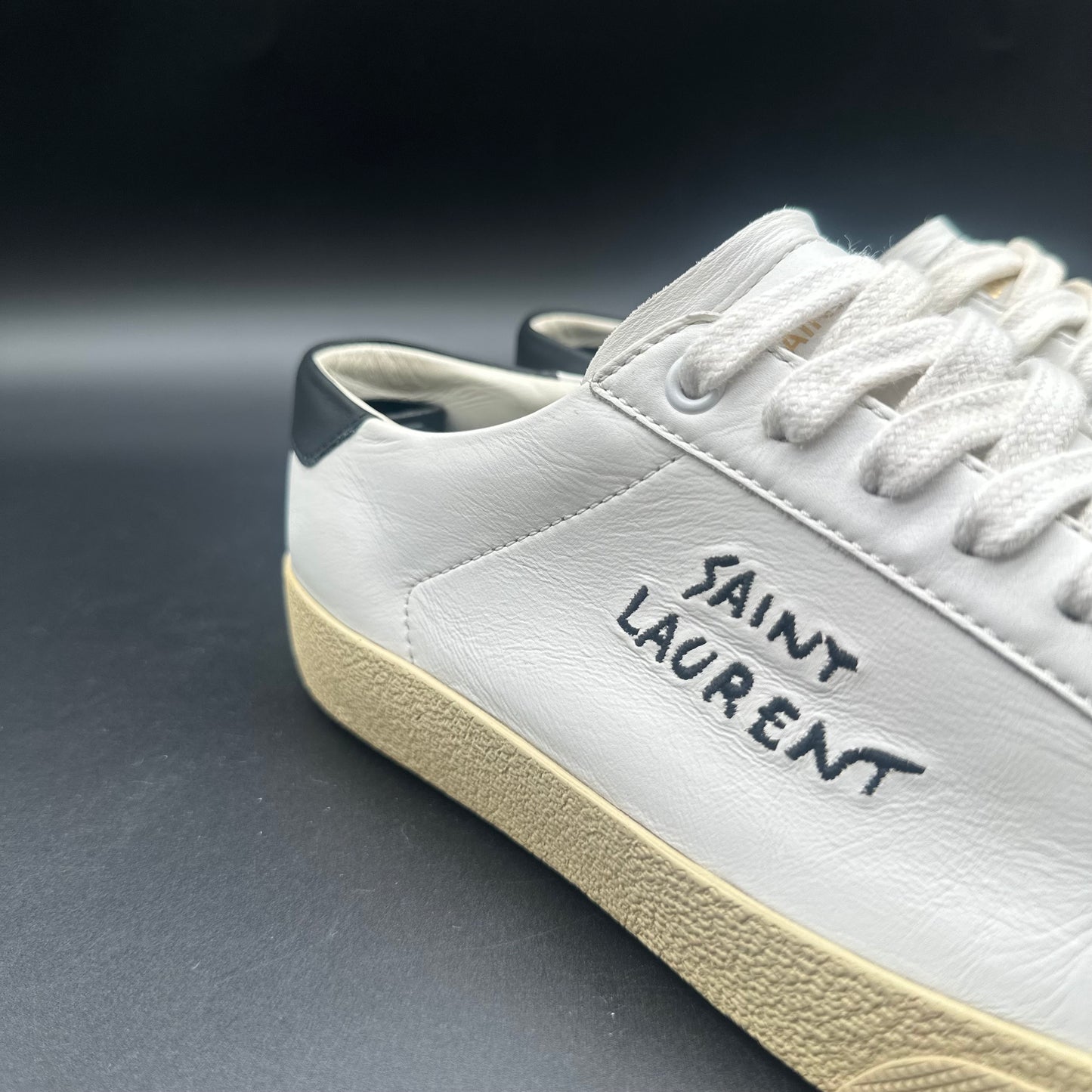 Saint Laurent Court - Blanc Noir C1369