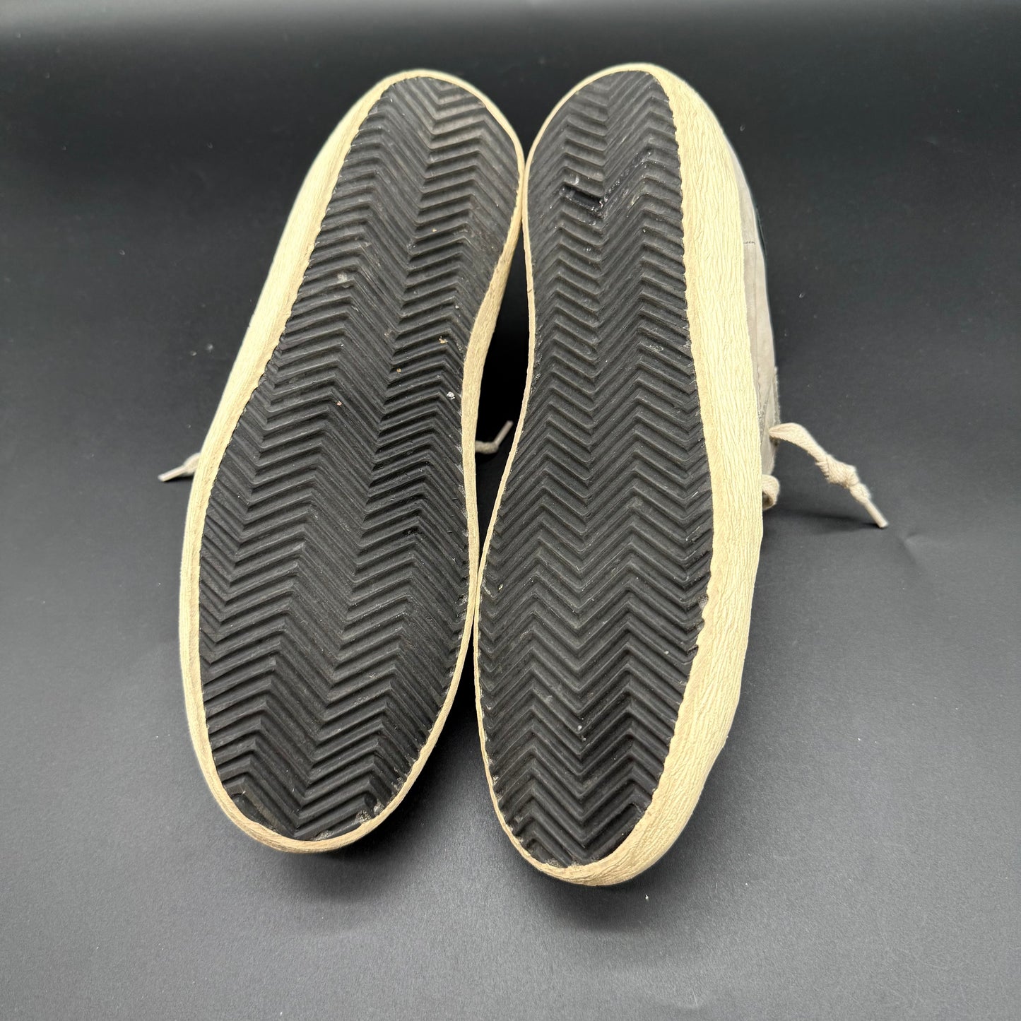 Golden Goose Superstar - Gris Noir Beige J001